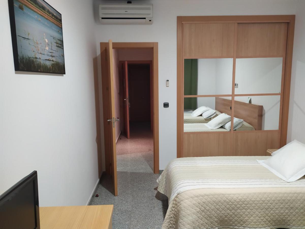 Hotel Albanta La Lantejuela Екстериор снимка
