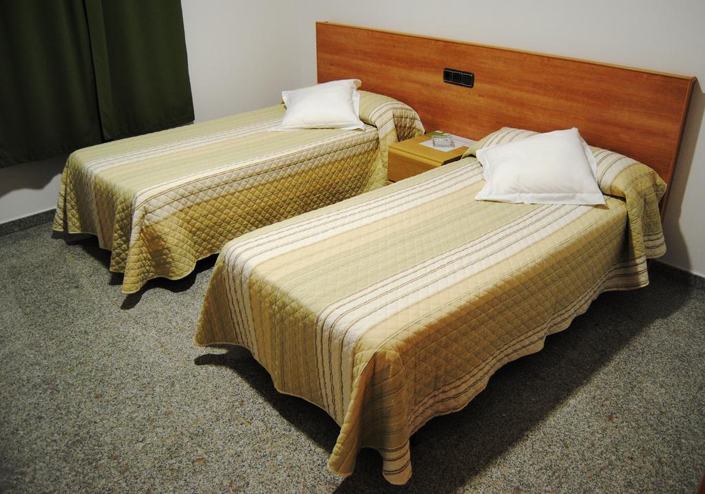 Hotel Albanta La Lantejuela Стая снимка