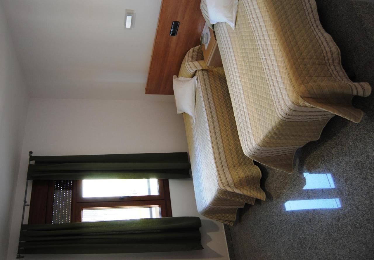 Hotel Albanta La Lantejuela Екстериор снимка