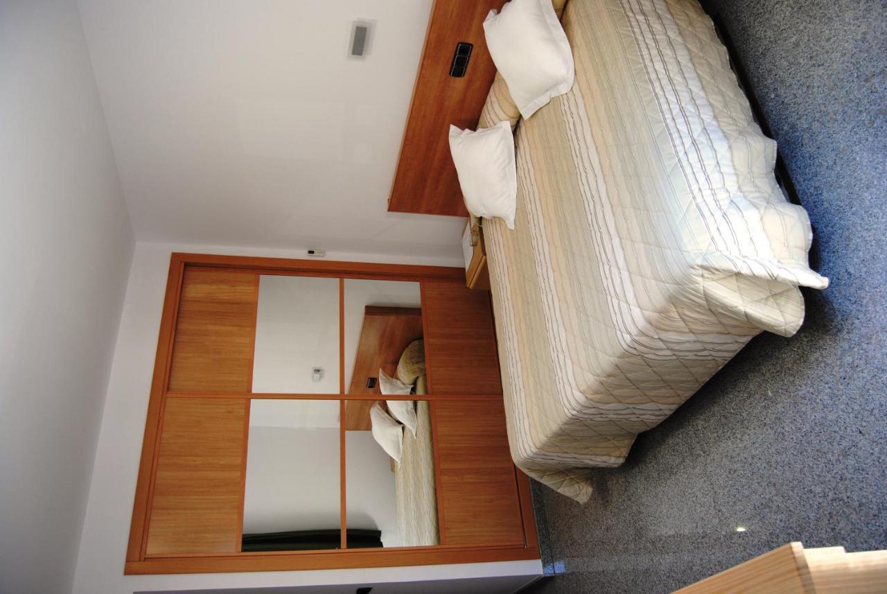 Hotel Albanta La Lantejuela Екстериор снимка