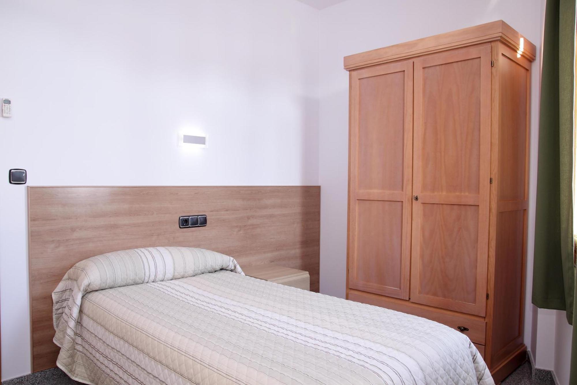 Hotel Albanta La Lantejuela Екстериор снимка