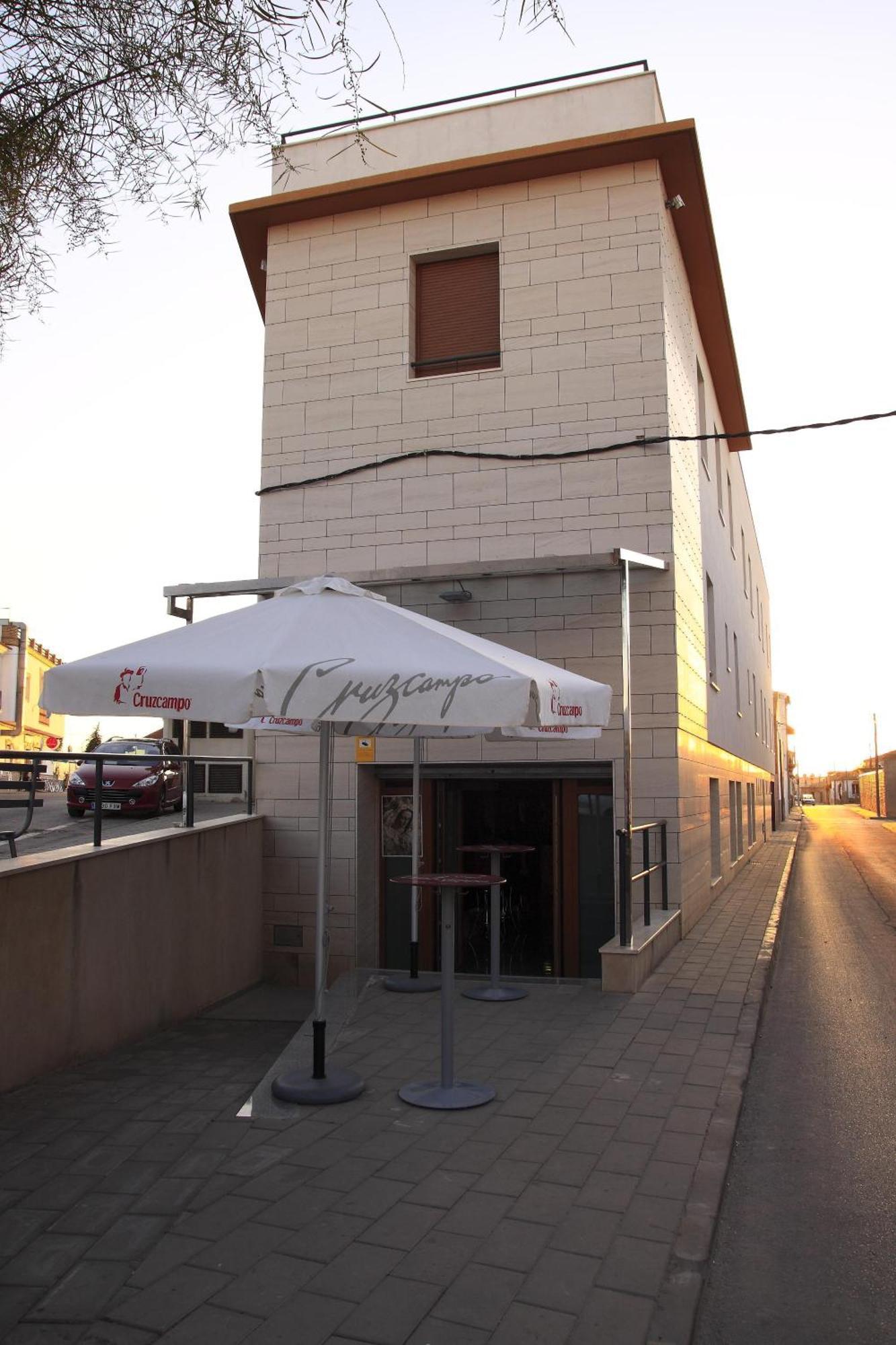 Hotel Albanta La Lantejuela Екстериор снимка