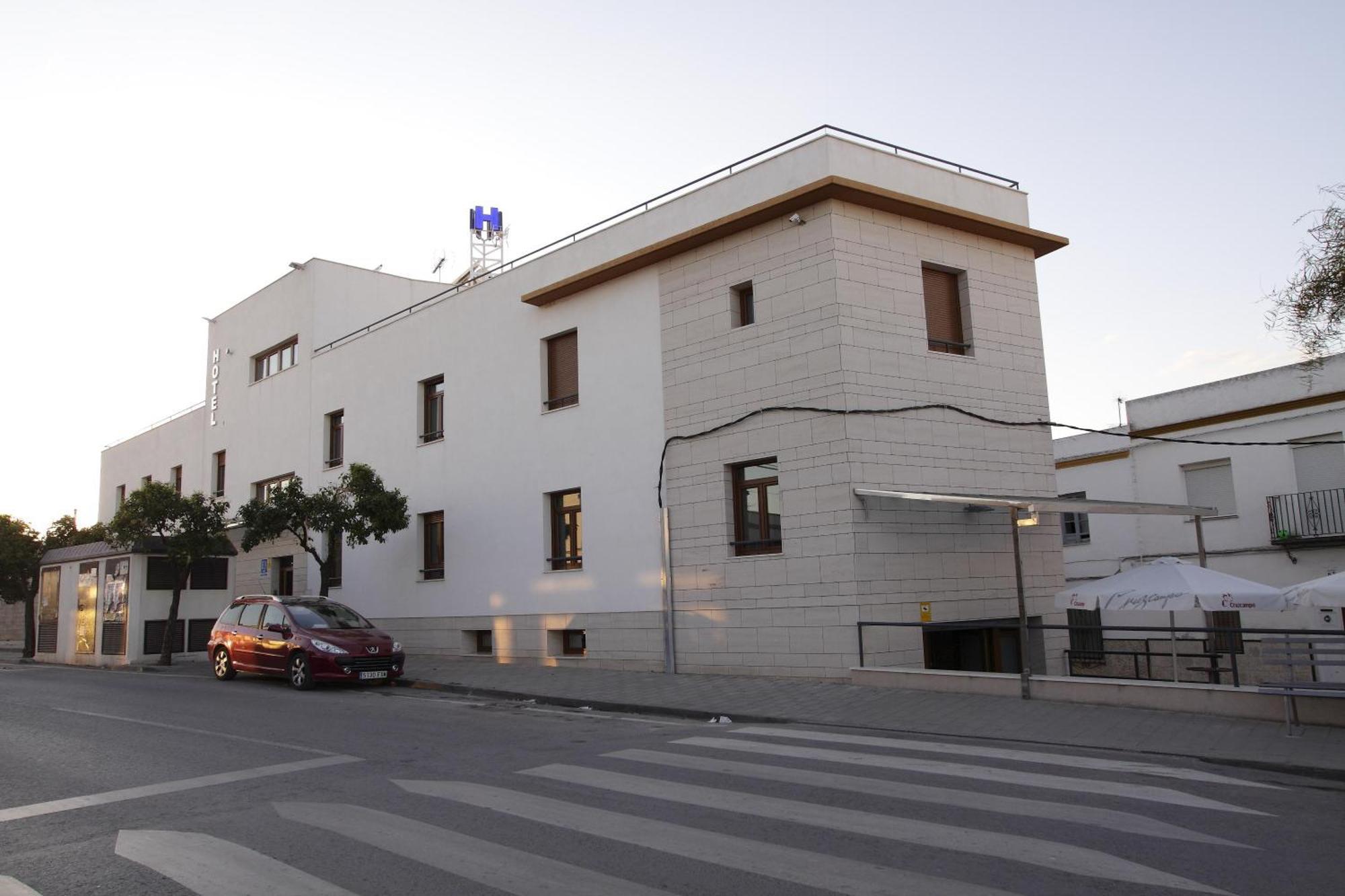 Hotel Albanta La Lantejuela Екстериор снимка