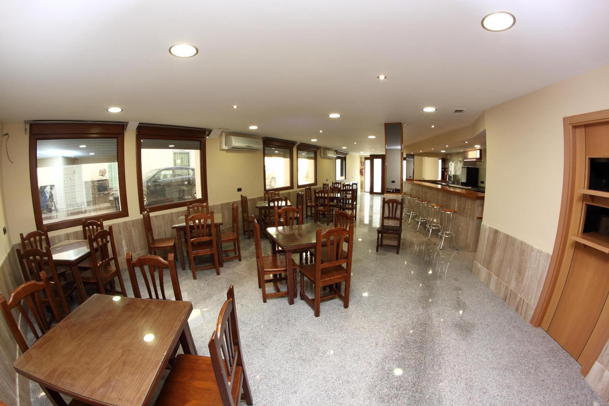 Hotel Albanta La Lantejuela Екстериор снимка