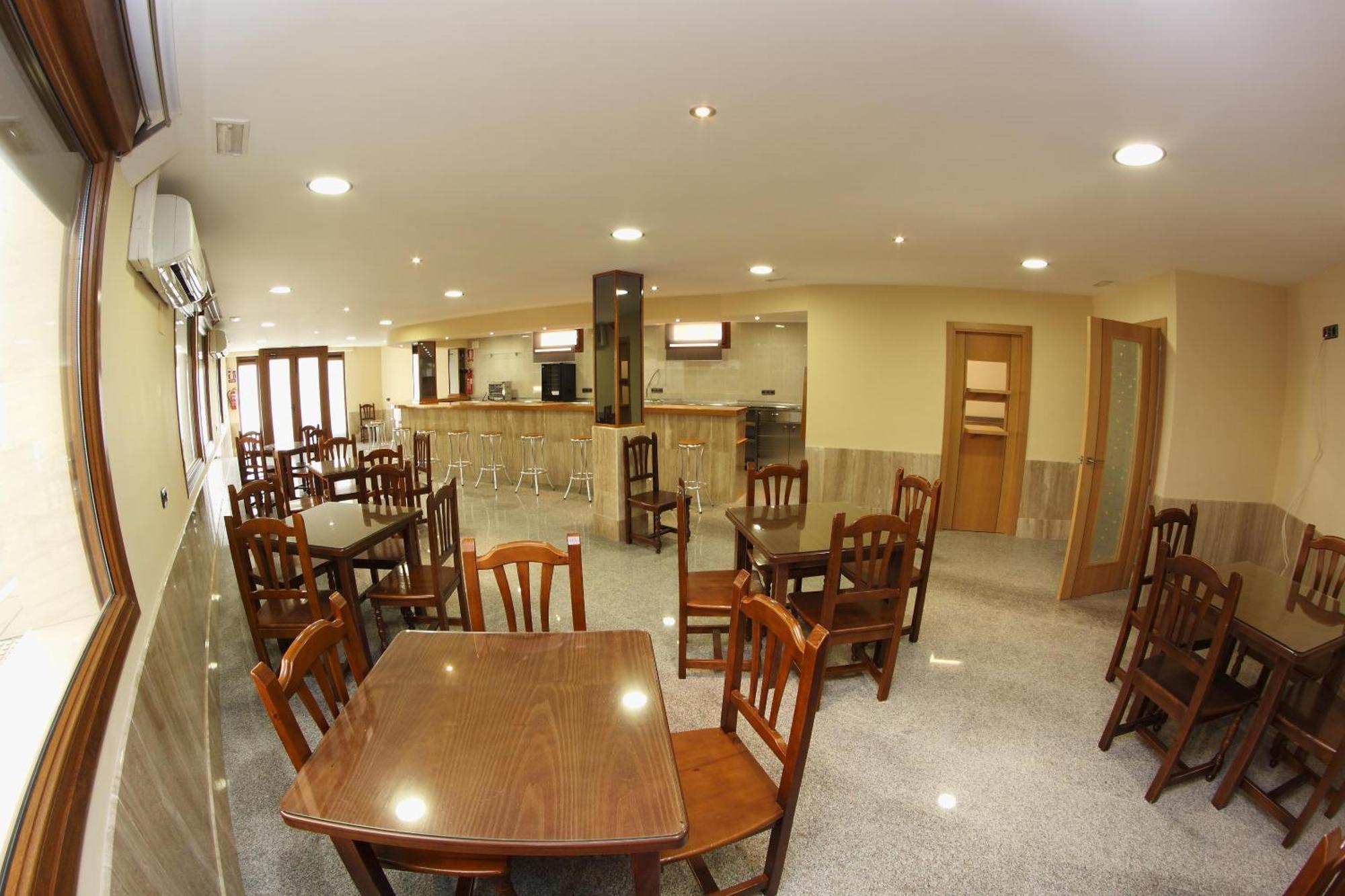 Hotel Albanta La Lantejuela Екстериор снимка