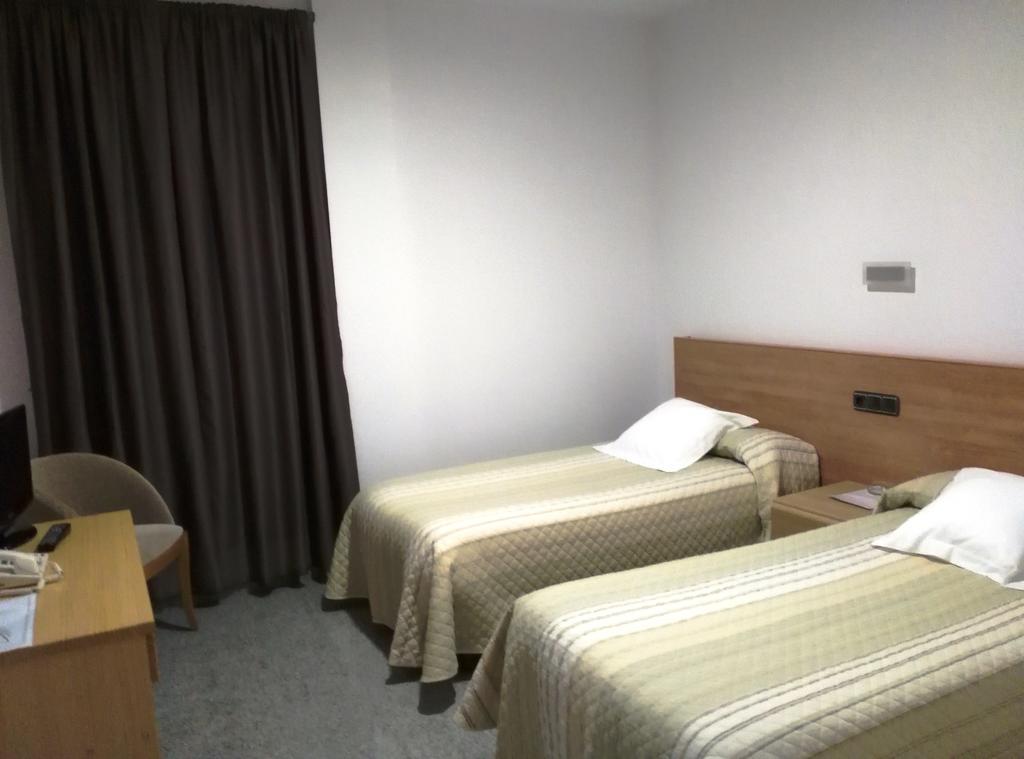 Hotel Albanta La Lantejuela Екстериор снимка