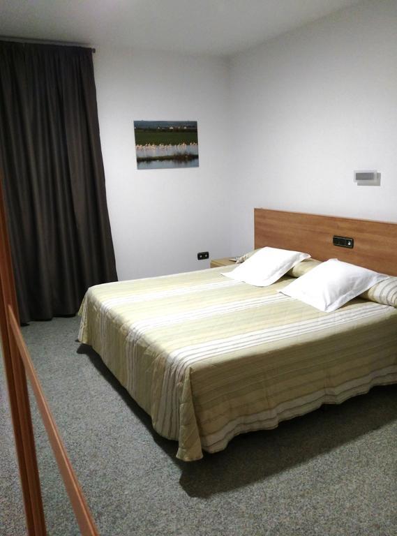 Hotel Albanta La Lantejuela Екстериор снимка