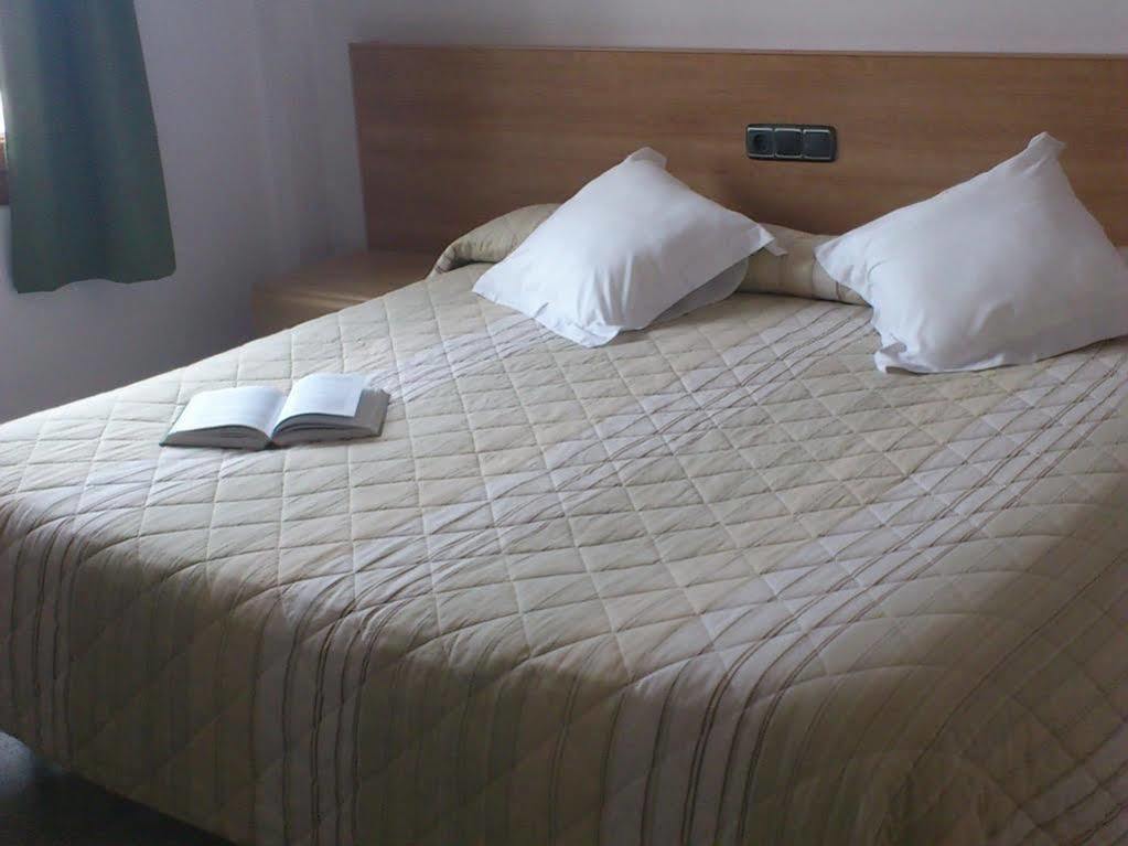 Hotel Albanta La Lantejuela Екстериор снимка